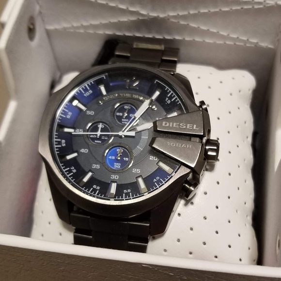 Men's Gunmetal Ion-Plated Stainless Steel Watch - Picture 2 of 4